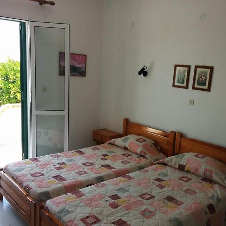 Nikos - Eleni Apartment บาร์บาตี ภายนอก รูปภาพ