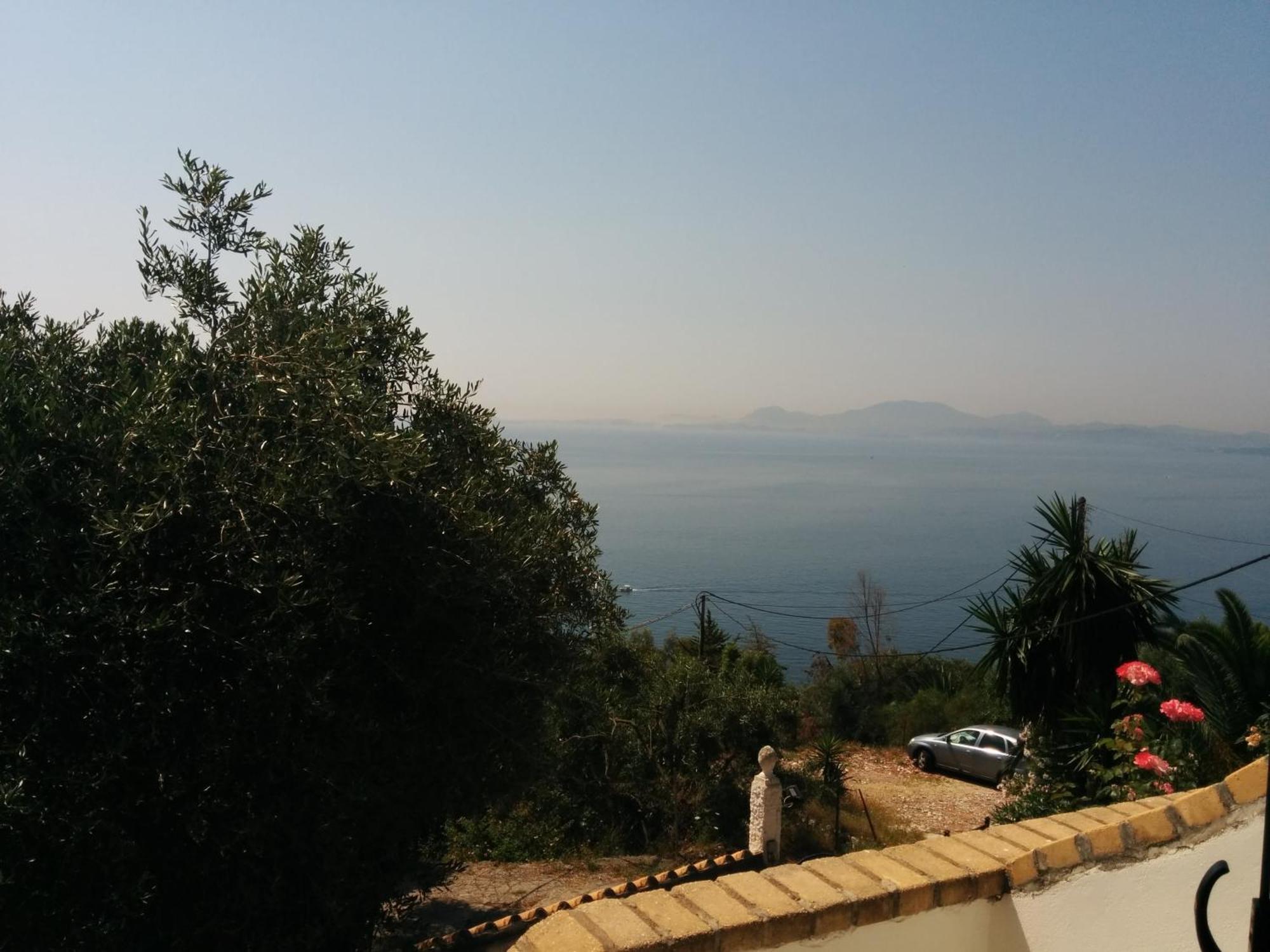 Nikos - Eleni Apartment บาร์บาตี ภายนอก รูปภาพ