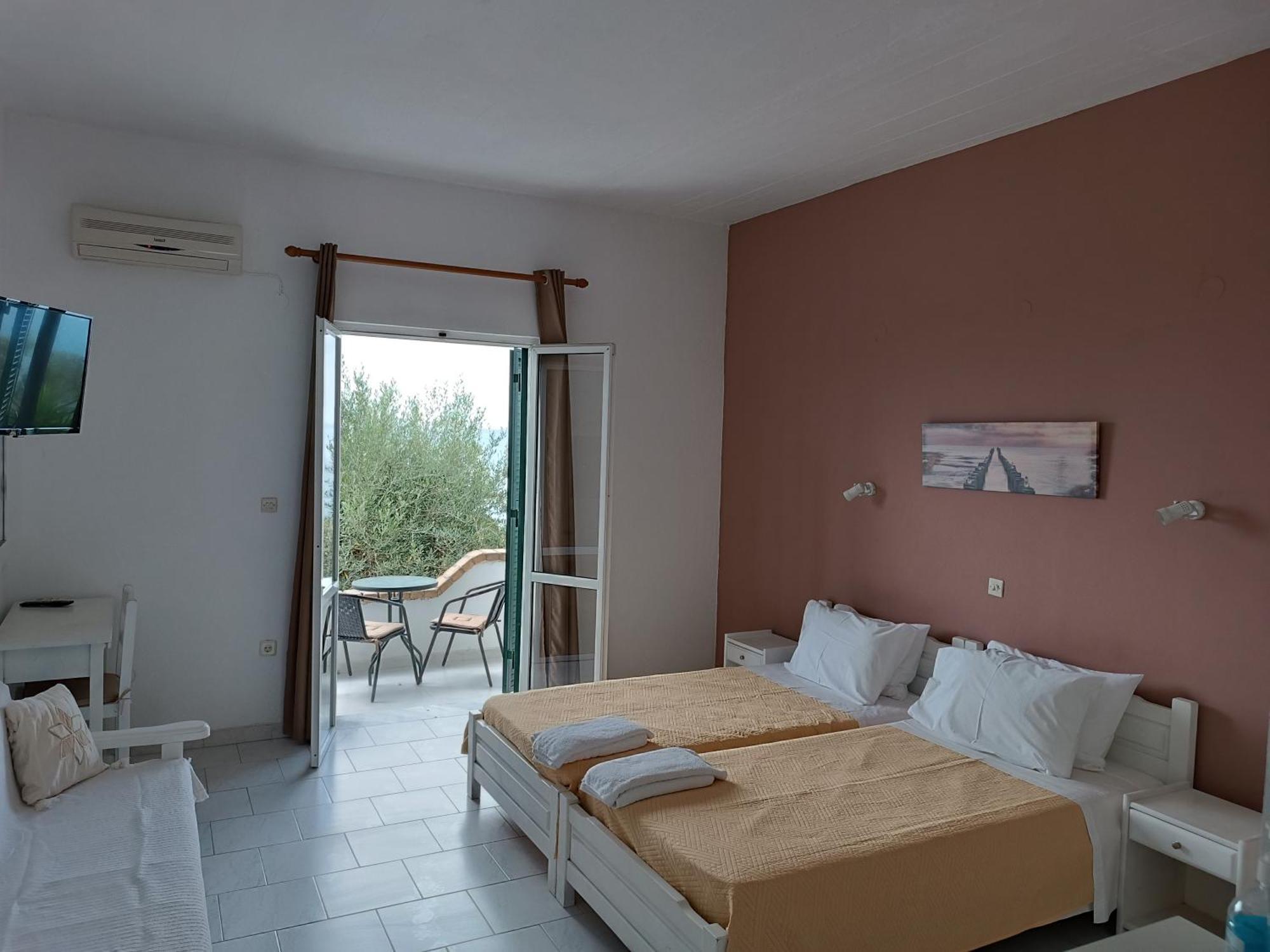 Nikos - Eleni Apartment บาร์บาตี ภายนอก รูปภาพ