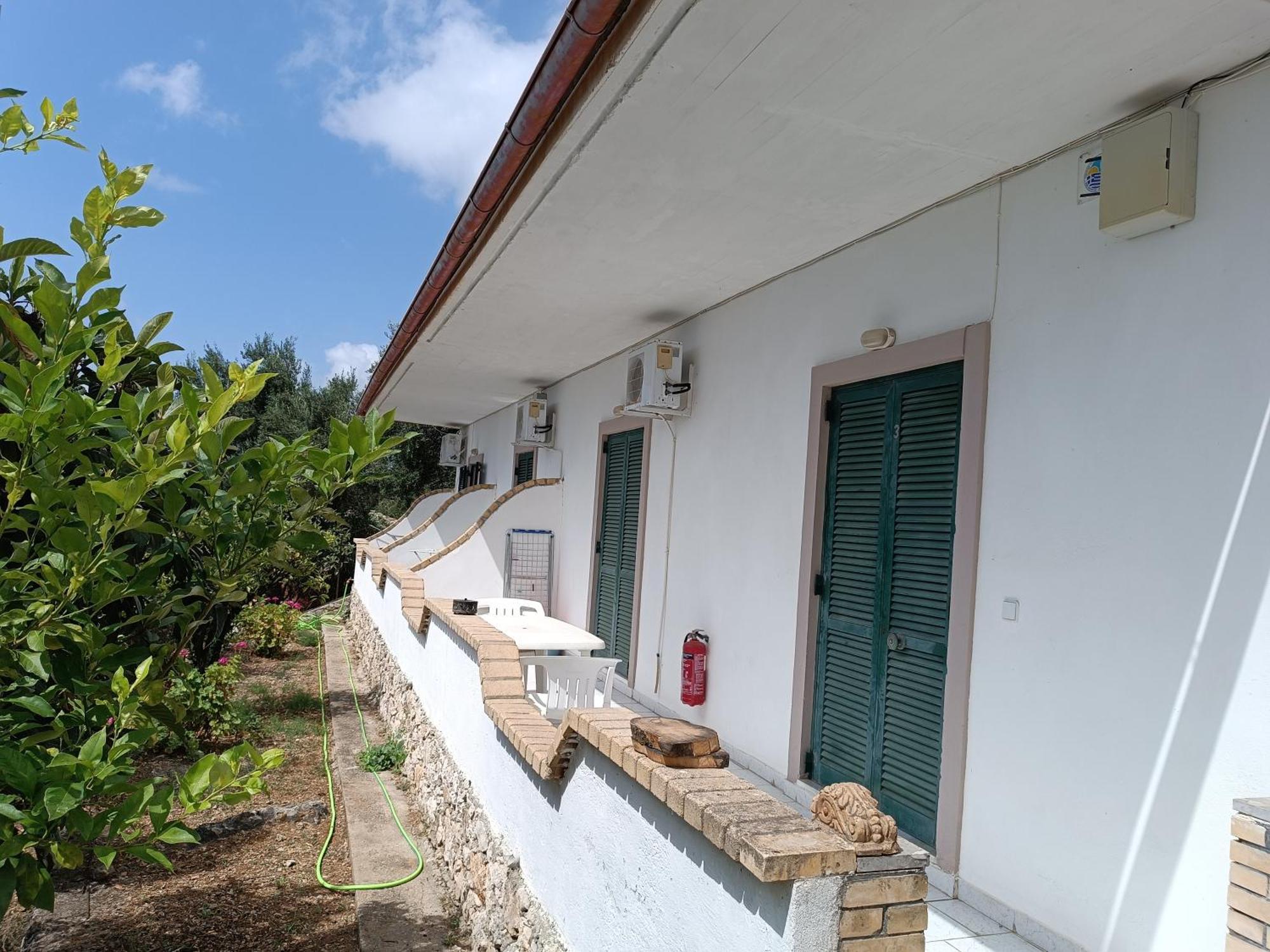 Nikos - Eleni Apartment บาร์บาตี ภายนอก รูปภาพ