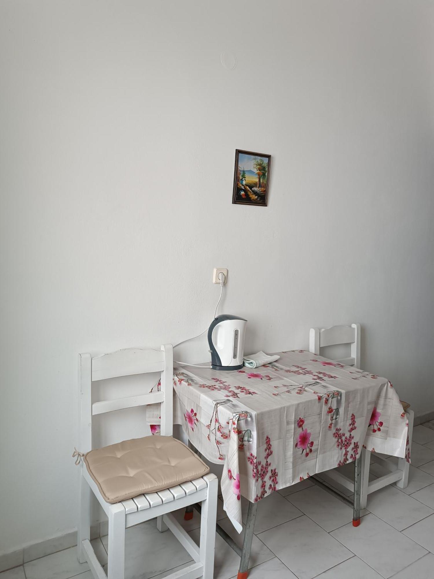 Nikos - Eleni Apartment บาร์บาตี ภายนอก รูปภาพ