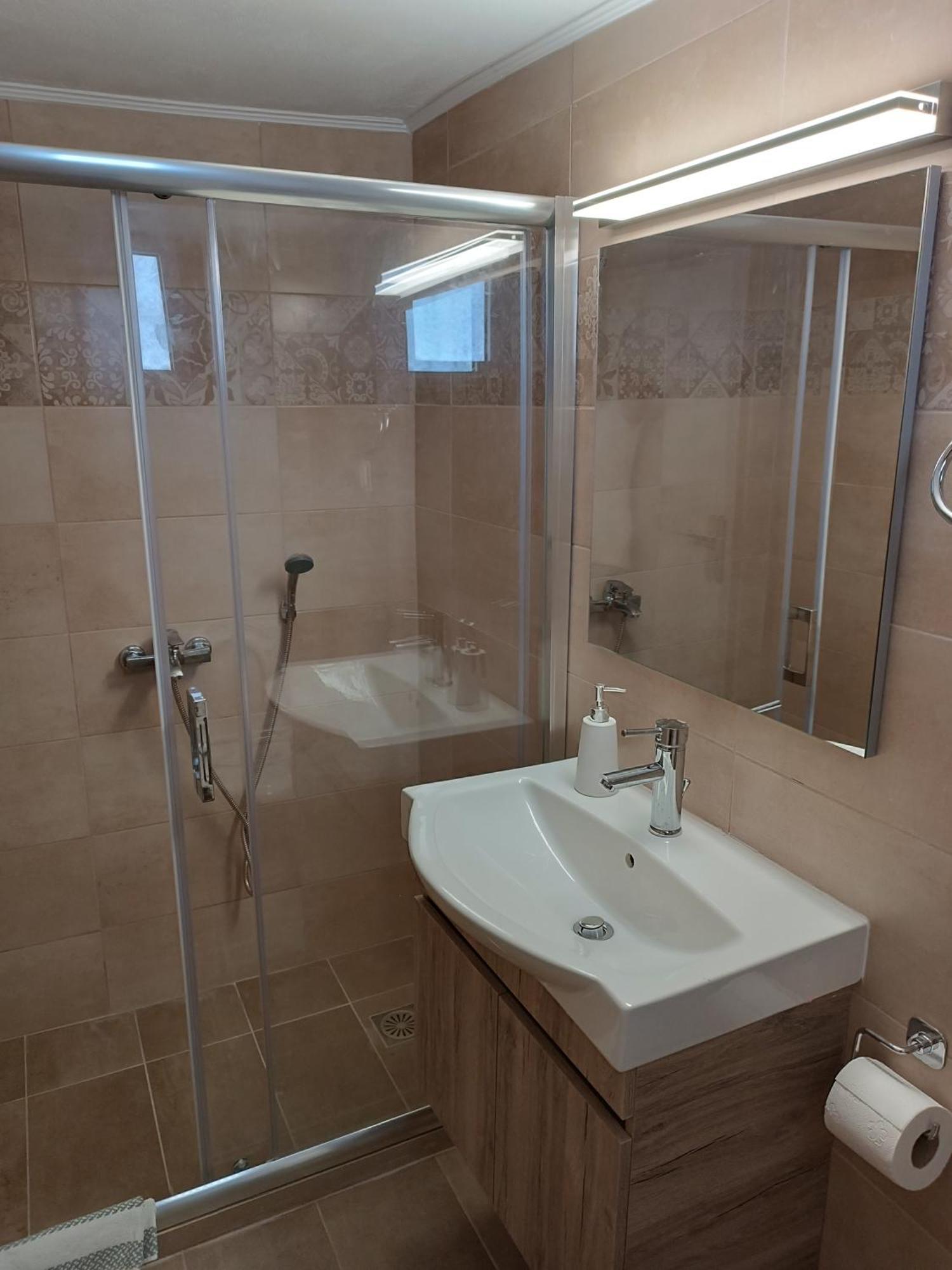 Nikos - Eleni Apartment บาร์บาตี ภายนอก รูปภาพ