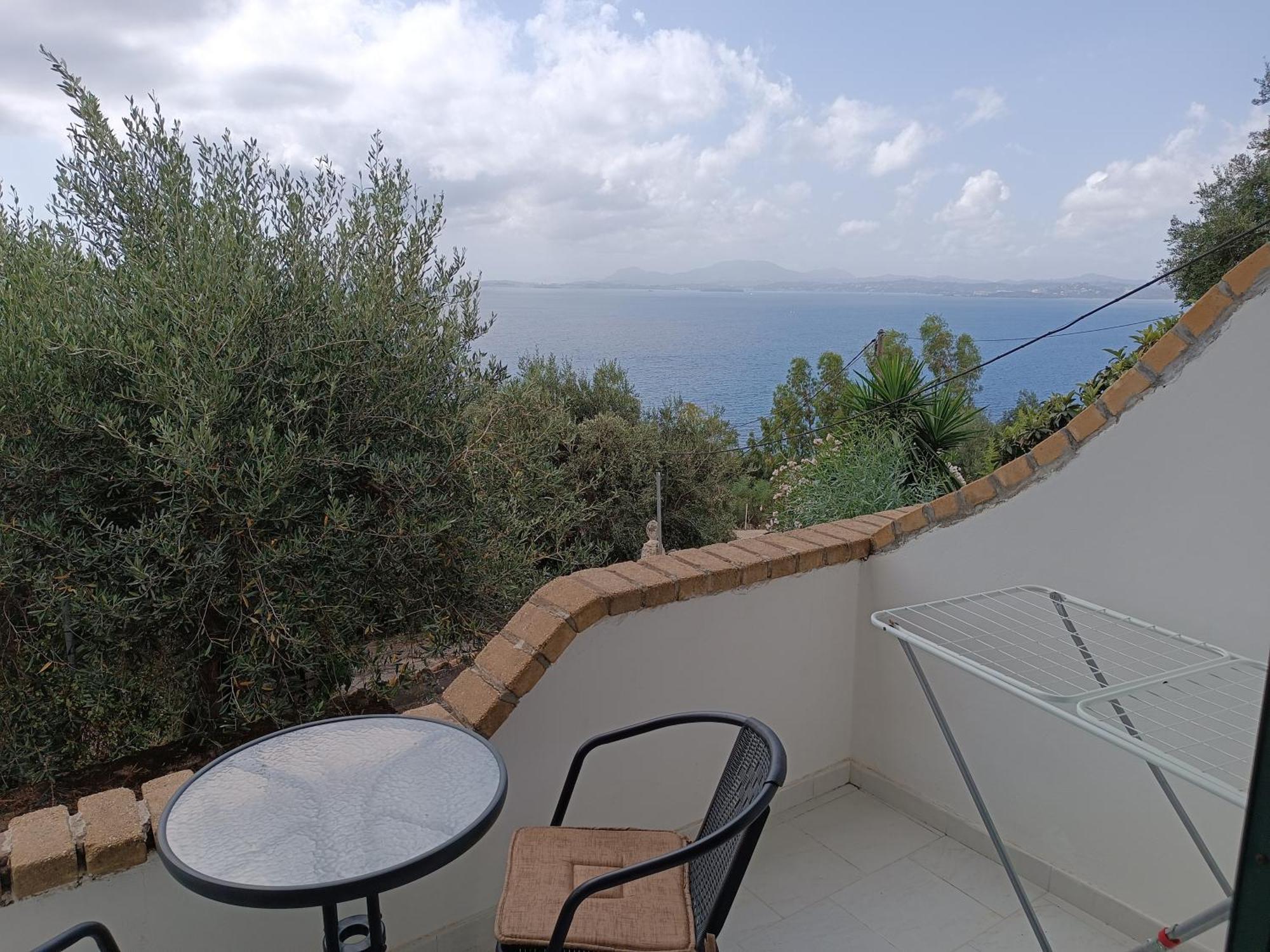 Nikos - Eleni Apartment บาร์บาตี ภายนอก รูปภาพ