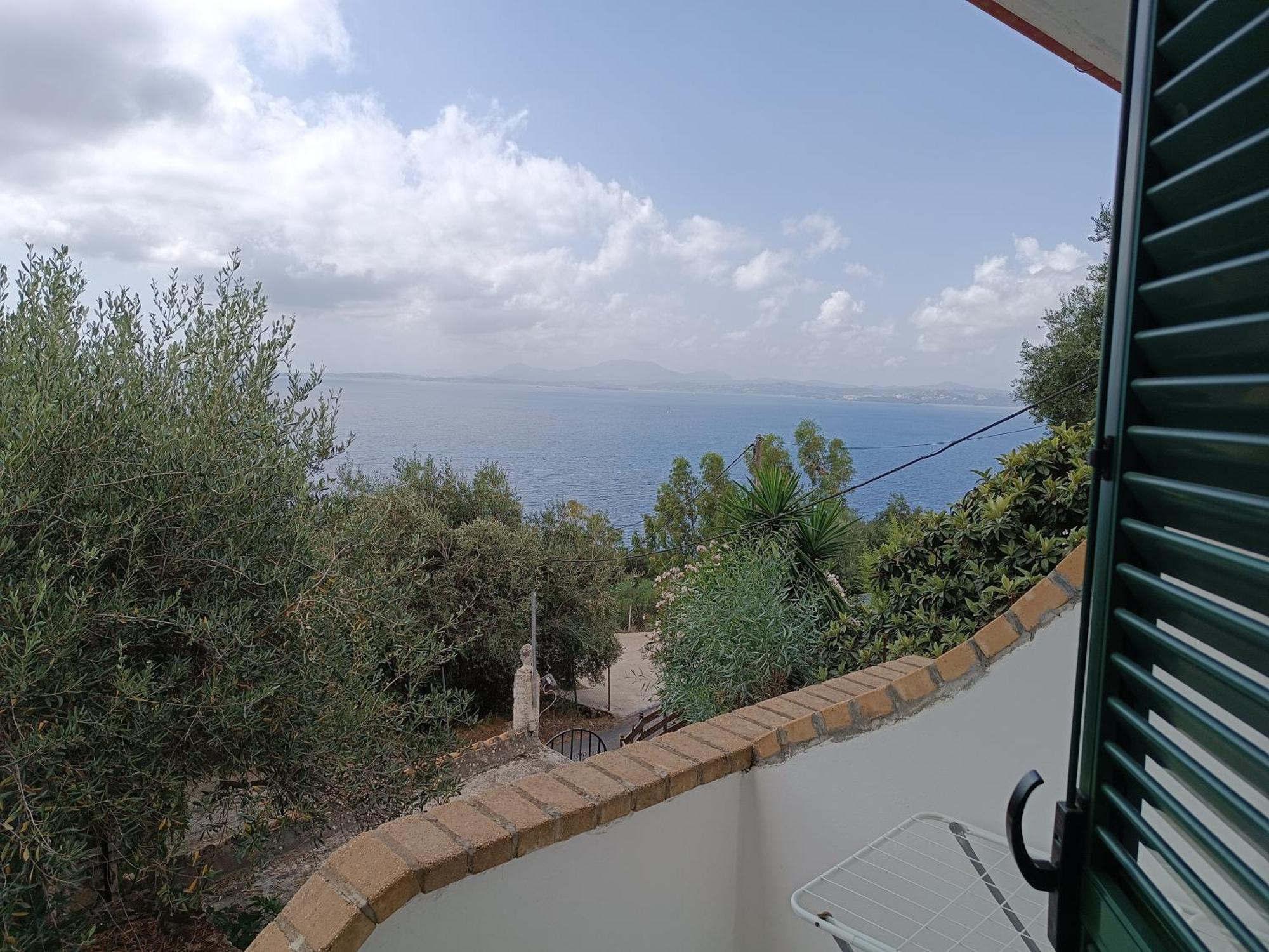 Nikos - Eleni Apartment บาร์บาตี ภายนอก รูปภาพ
